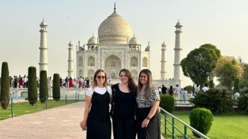 sunrise-taj-mahal-tour-from-delhi